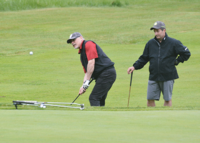 Hitting the links for a good cause. The Big Brothers Big Sisters of Dufferin and District held their annual fundraising golf tournament at the Shelburne Golf and Country Club on Thursday, June 15. Golfers played a round then gathered at the club house for an after-links dinner.